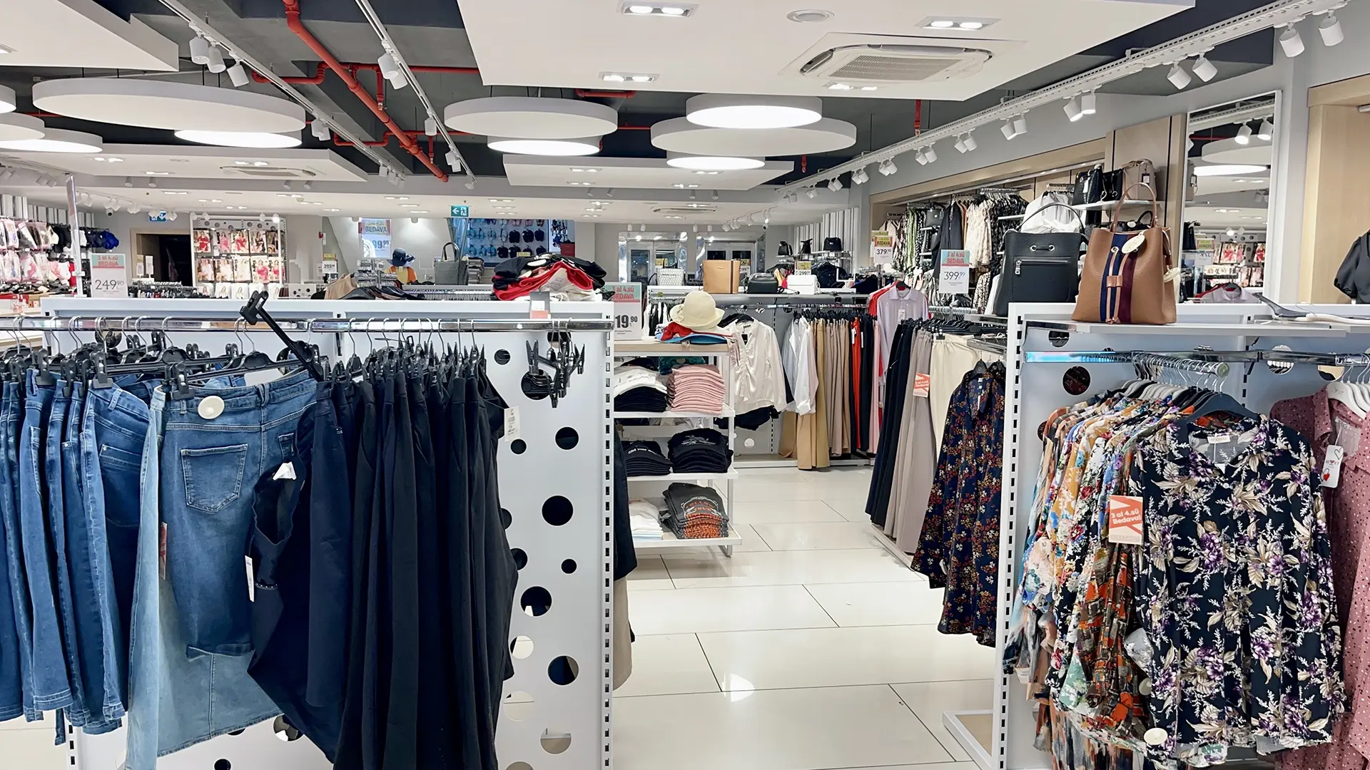 Çetinkaya beyoğlu kadın tekstil (27) çetinkaya kadın giyim mağaza tasarımı