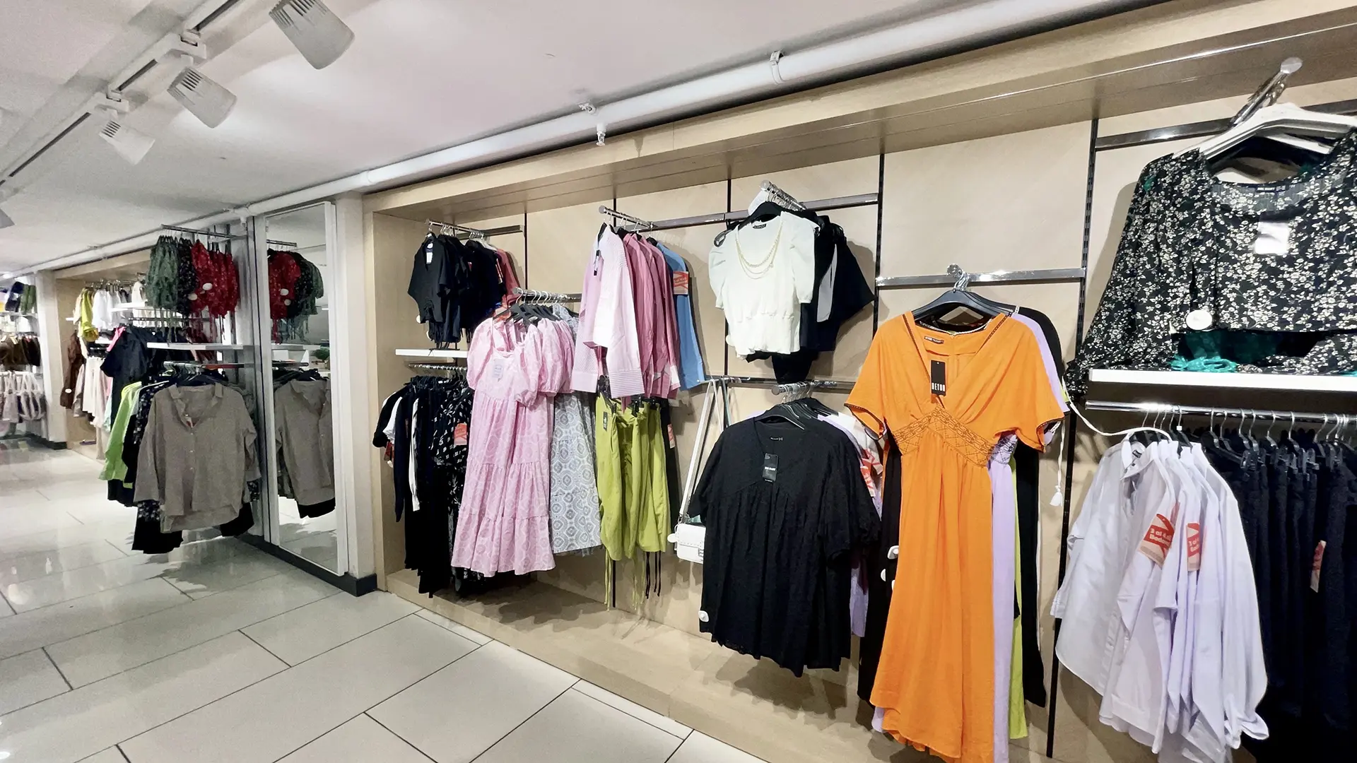 Çetinkaya beyoğlu kadın tekstil (5) çetinkaya kadın giyim mağaza tasarımı