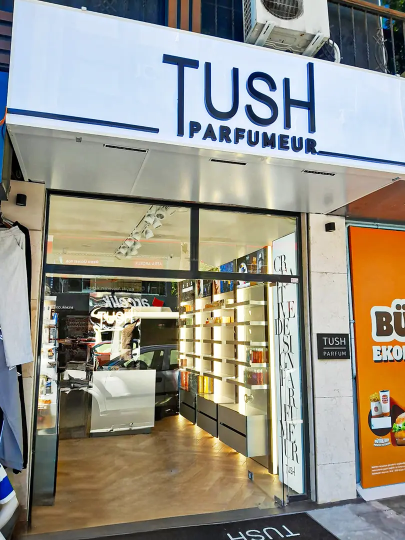 tush parfüm mağaza tasarımı