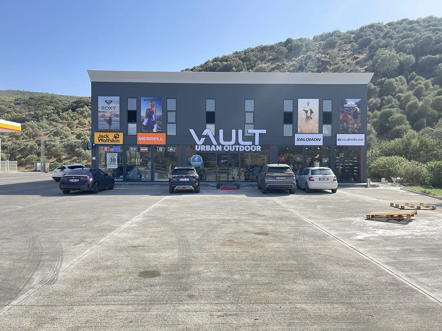 vault milas mağaza tasarımı