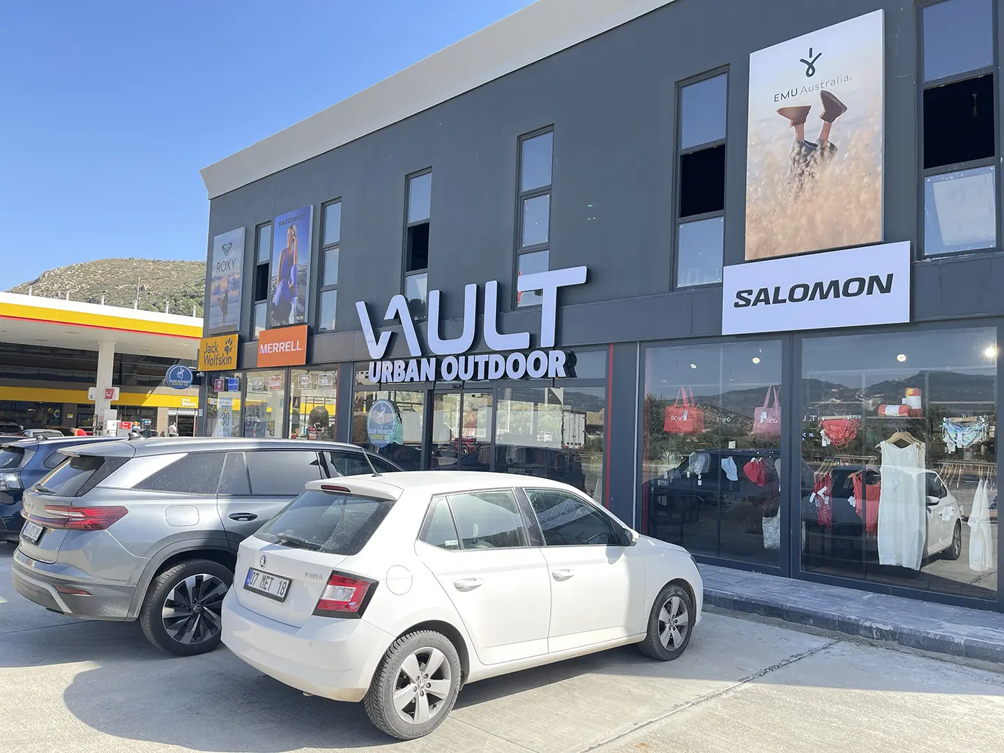 vault milas mağaza tasarımı